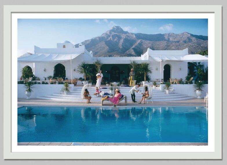 Luxury Lifestyle Homes - Художественный ретро-постер с изображением приема у